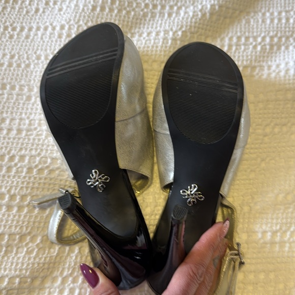 Heels - Picture 5 of 7